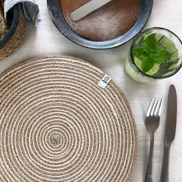 Jute Spiral Tablemat - Natural/White