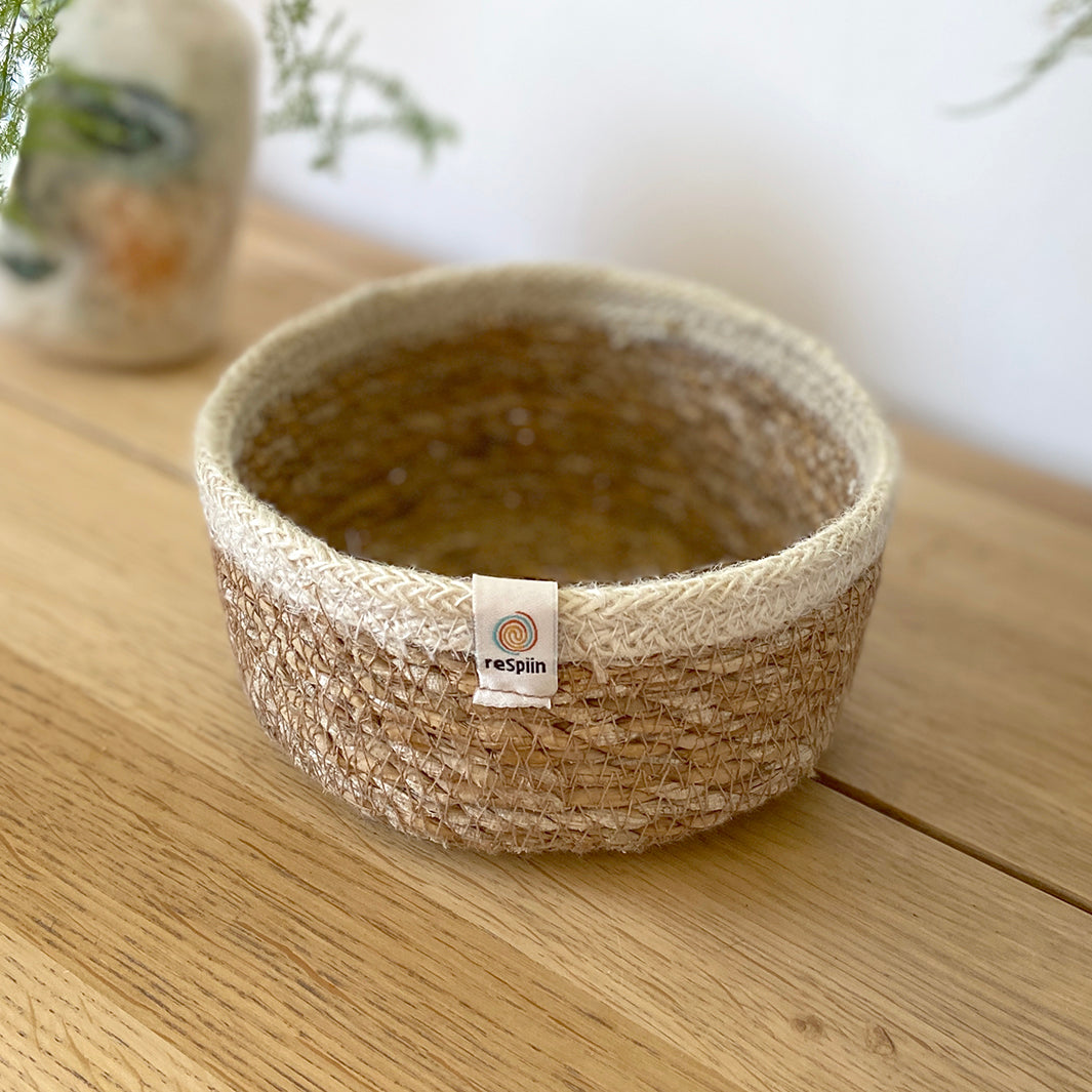 Seagrass & Jute Small Shallow Basket - Natural/White