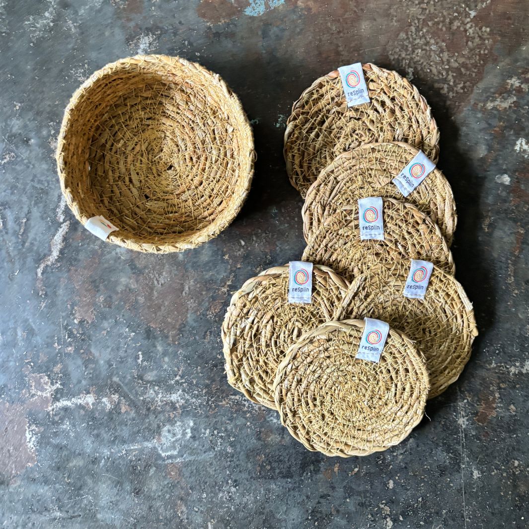 Coastersack ReSpiin Seagrass Coasters with Holder - Set of 6 - Natural