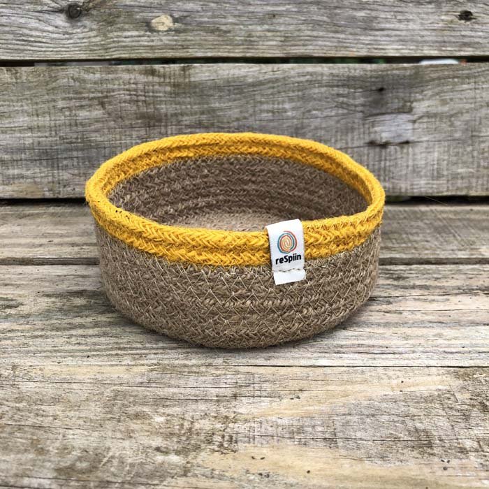 Shallow Jute Basket - Natural/Yellow - Small - Green Tulip