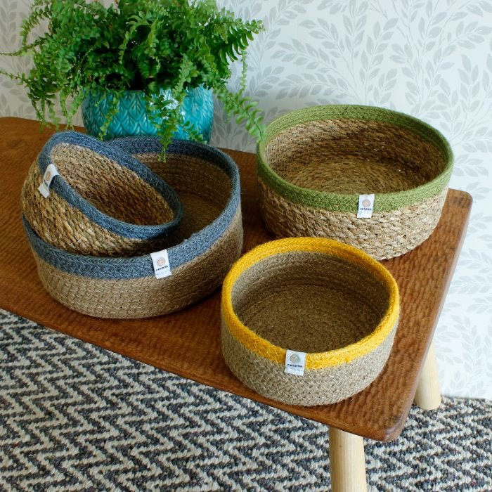 Shallow Jute Basket - Natural/Yellow - Small - Green Tulip