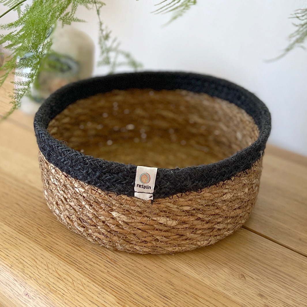 Shallow Seagrass & Jute Basket - Natural/Black - Medium - Green Tulip