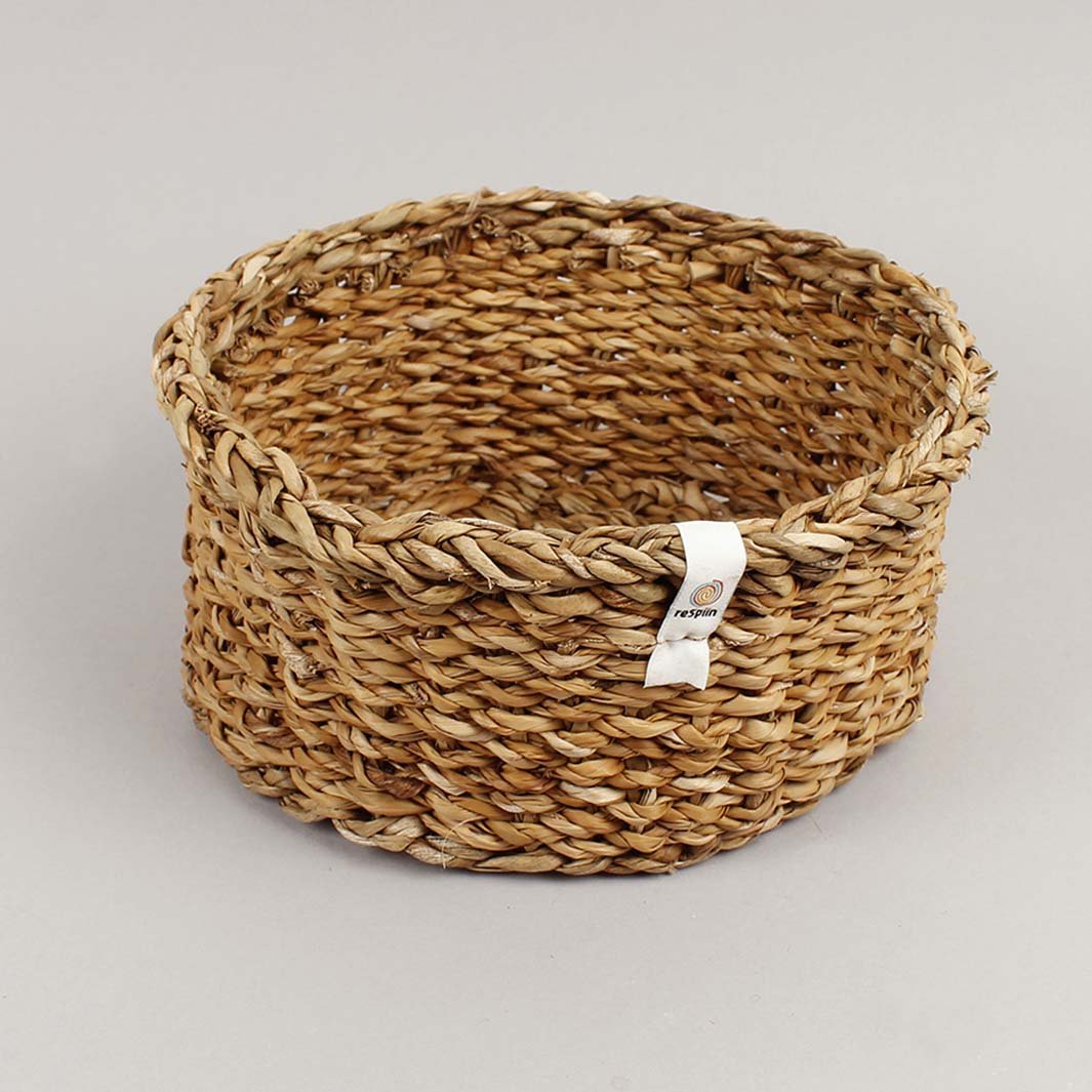 Woven Seagrass Basket - Medium - Green Tulip