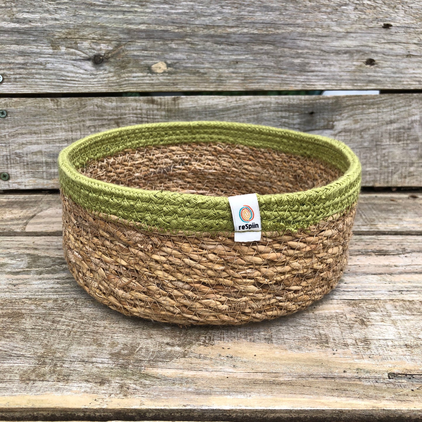 MEDIUM Shallow Woven Seagrass + Jute Basket - NATURAL/GREEN
